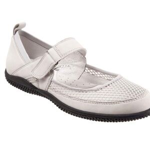 Softwalk Hadley Women's Sz 10M Mary Jane Flat Sand Hook & Loop EUC